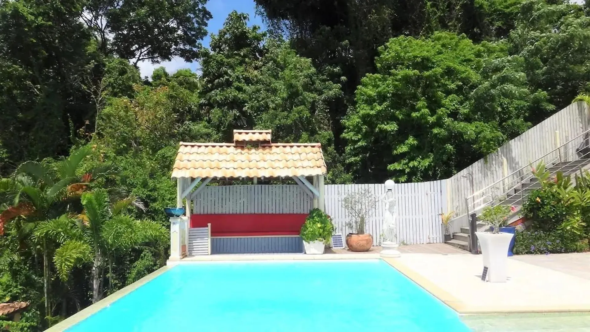Maison Vue Mer: Beachside Retreat with Pool and Garden La Trinite 0*,