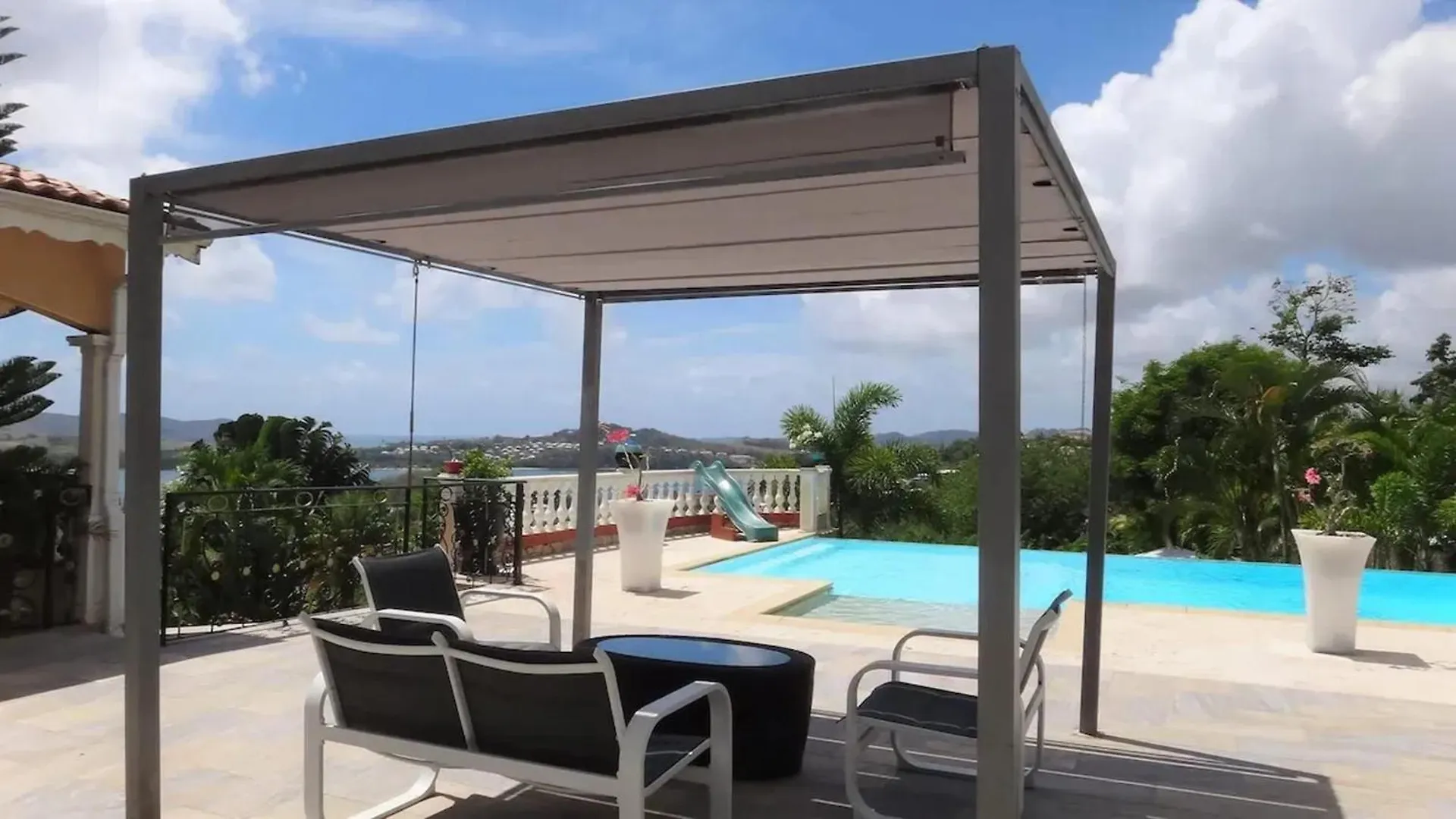 Maison De Charme A La Trinite Avec Piscine Partagee Vue Mer 펜션